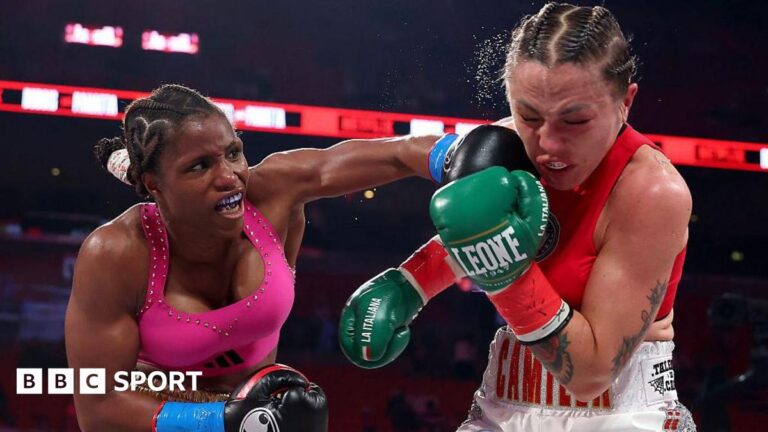 Caroline Dubois lands an overhand left against Dubois against Camilla Panatta