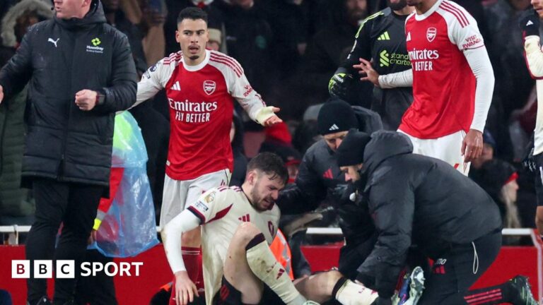 Gabriel Martinelli: Arne Slot defends Arsenal winger Arsenal logo