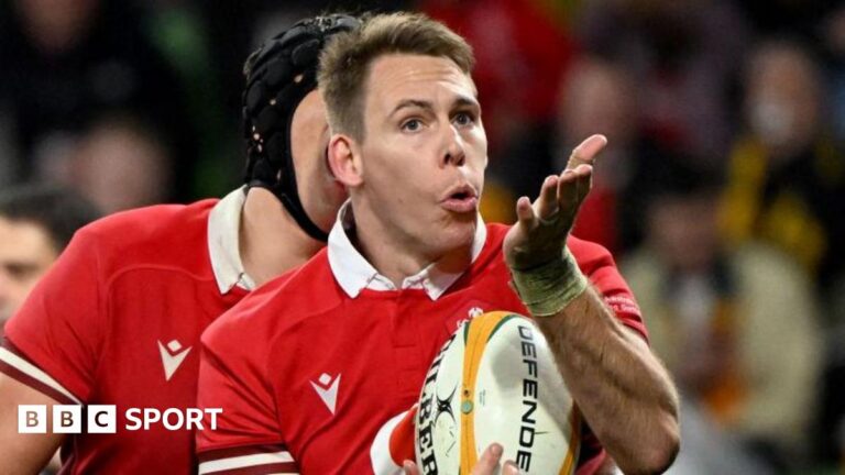 Liam Williams: Wales great retires from international rugby Wales' Liam Williams blows a kiss to the crowd after scoring a try during the second Test in Australia in 2024