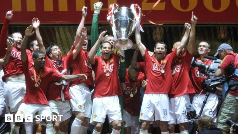 Man Utd 2008 v Arsenal 2026 – who would win? Manchester United players celebrate winning the Champions League in 2008