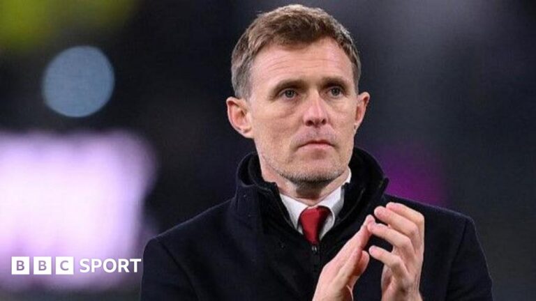 Man Utd: Darren Fletcher emerges as winner from week of turmoil Manchester United interim boss Darren Fletcher applauding