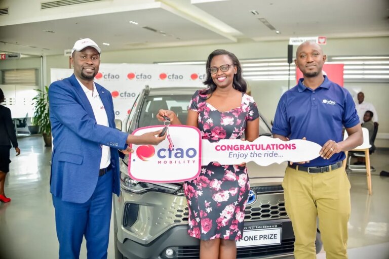 Musanabera Formally Receives New Toyota Corolla Cross Hybrid After Historic Gap-in-One at Entebbe Membership – The Panorama Uganda Musanabera Formally Receives New Toyota Corolla Cross Hybrid After Historic Gap-in-One at Entebbe Membership