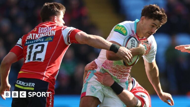 Leicester Tigers' Orlando Bailey (R)