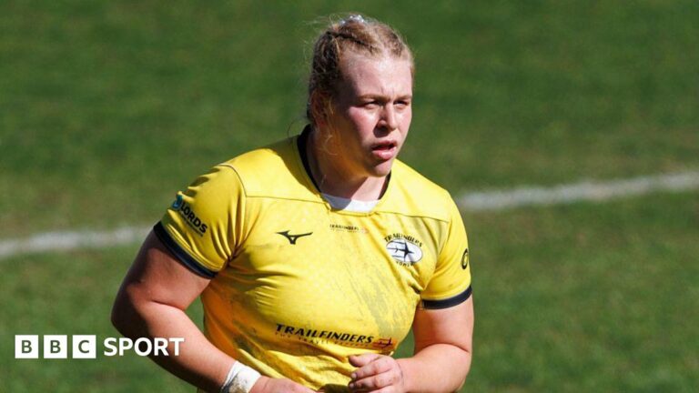 Harlequins 17-21 Trailfinders: Late Abi Burton try seals PWR win Close-up of Abi Burton playing for Trailfinders Women