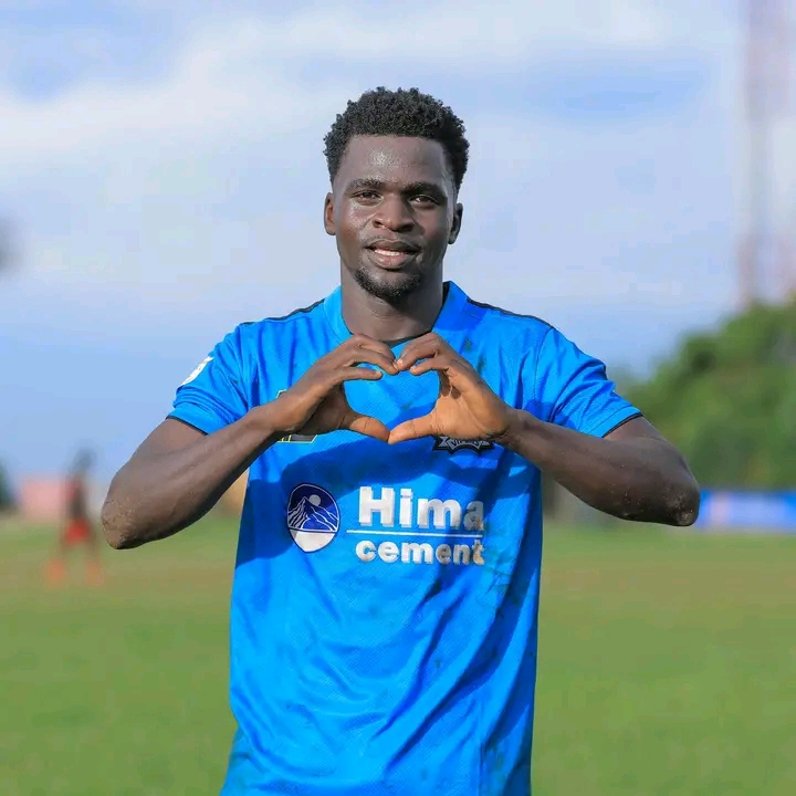 Venoms surge with late win in Bombo