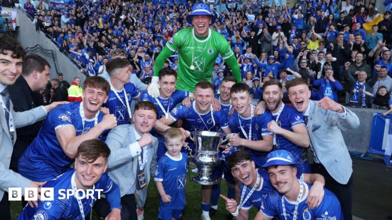 Dungannon Swifts celebrate Irish Cup win