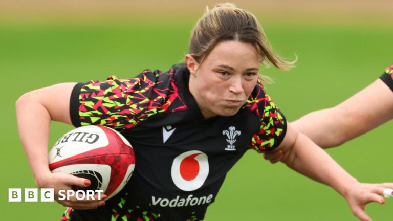 Women’s Six Nations: Alisha Joyce set for Wales comeback after birth of son Alisha Joyce with ball under right arm runs forward in Wales training