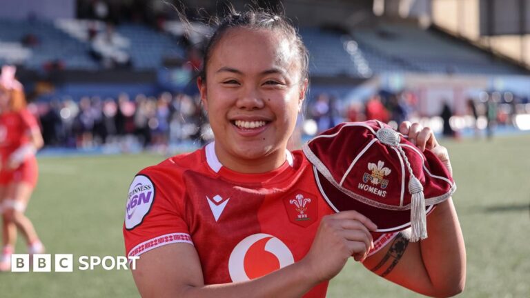 Women’s Six Nations: Poor geography leads to De Vera’s Wales debut Jenna De Vera with her first Wales cap