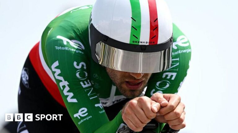 Filippo Ganna on his wasy to winning Giro d'Italia stge 10 time trial