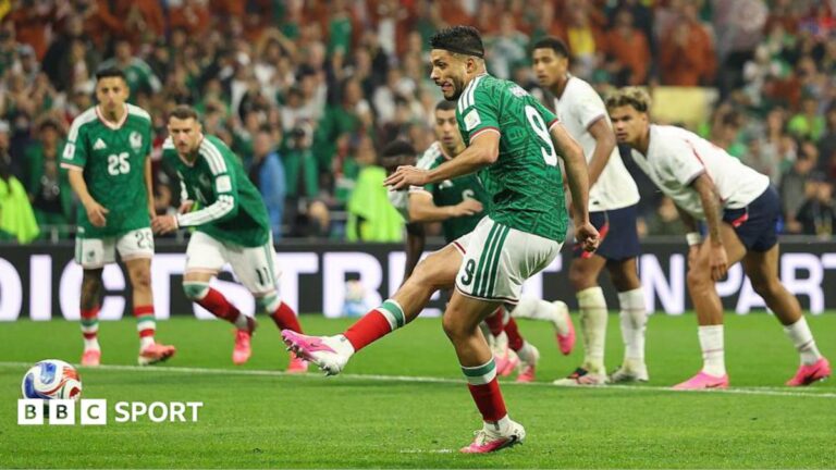 Raul Jimenez scores a penalty for Mexico