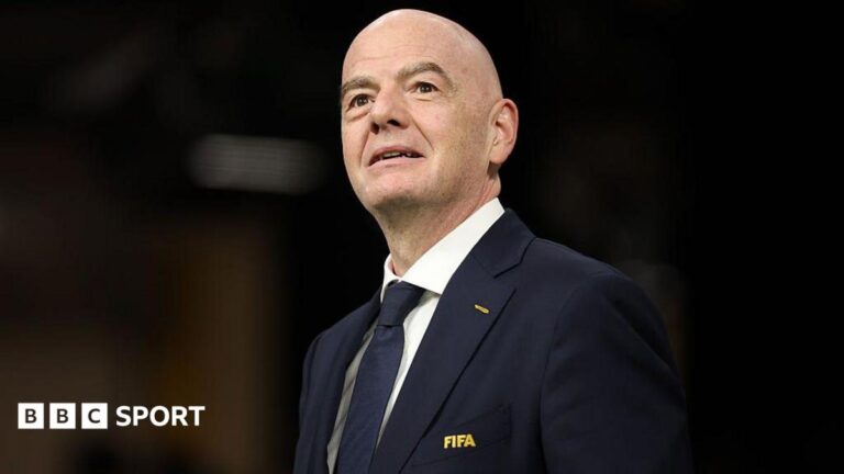 Gianni Infantino says sorry but remains as Fifa president after executive meeting Fifa president Gianni Infantino is seen before the World Cup 2026 Group D match between Australia and Turkey