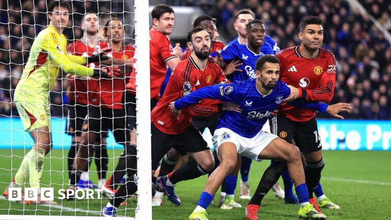 New corner rules: The Premier League’s plan to end set-piece chaos Iliman Ndiaye of Everton holds back Bruno Fernandes and Casemiro of Manchester United as players jostle at a corner kick