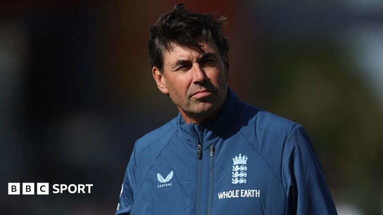 England Test head coach Stephen Fleming looking pensive